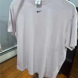 Women’s LIGHT pink Nike tee size m medium used